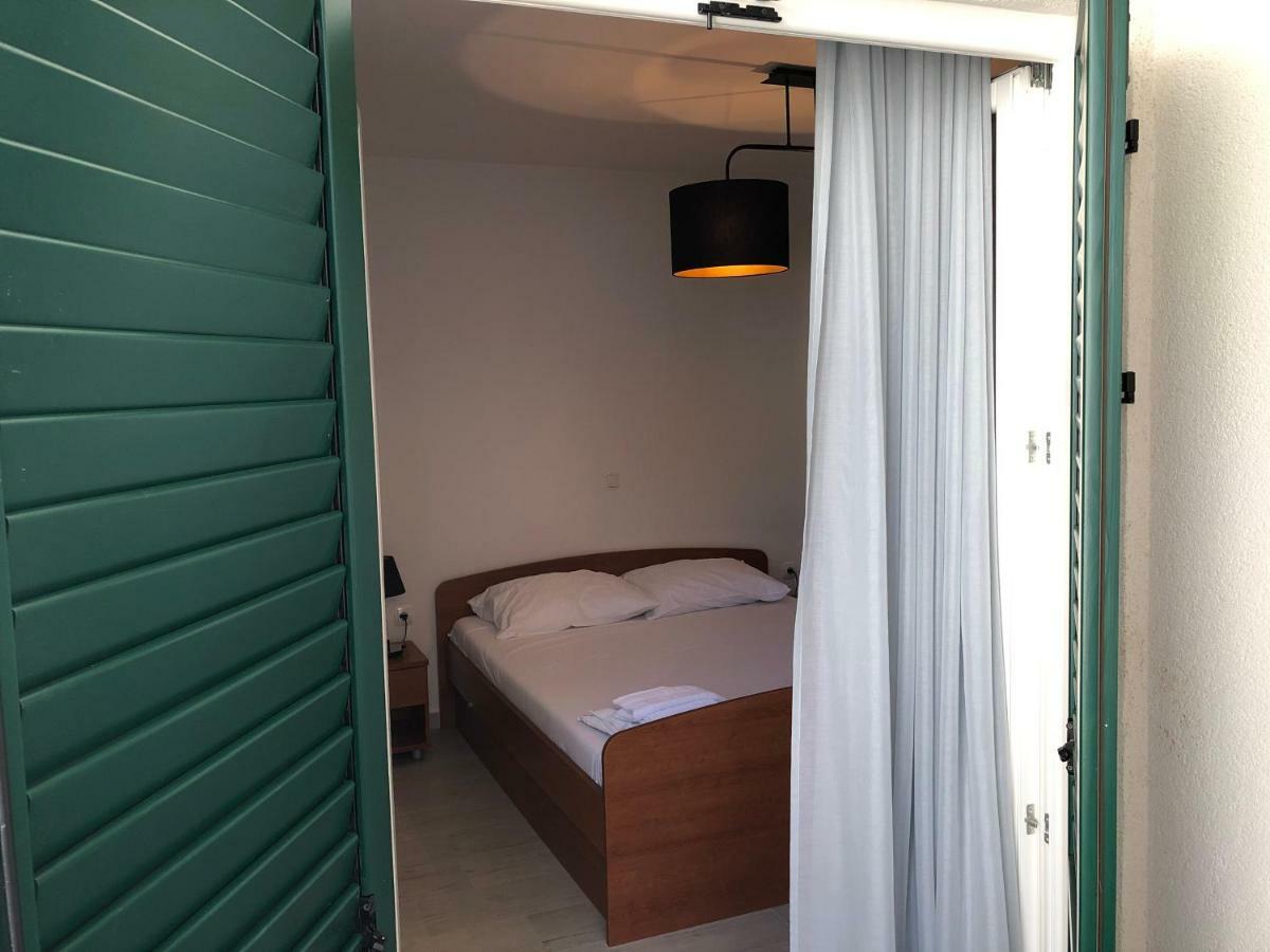 Adriatic House Apartamento Novalja Exterior foto